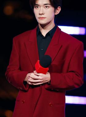 欧洲易烊千玺同款红色西装外套男士秋冬百搭休闲韩版痞帅高级垫肩