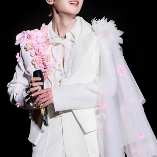 蒋敦豪明星同款手工花短款白色西服外套男演出高定走秀款轻奢套装
