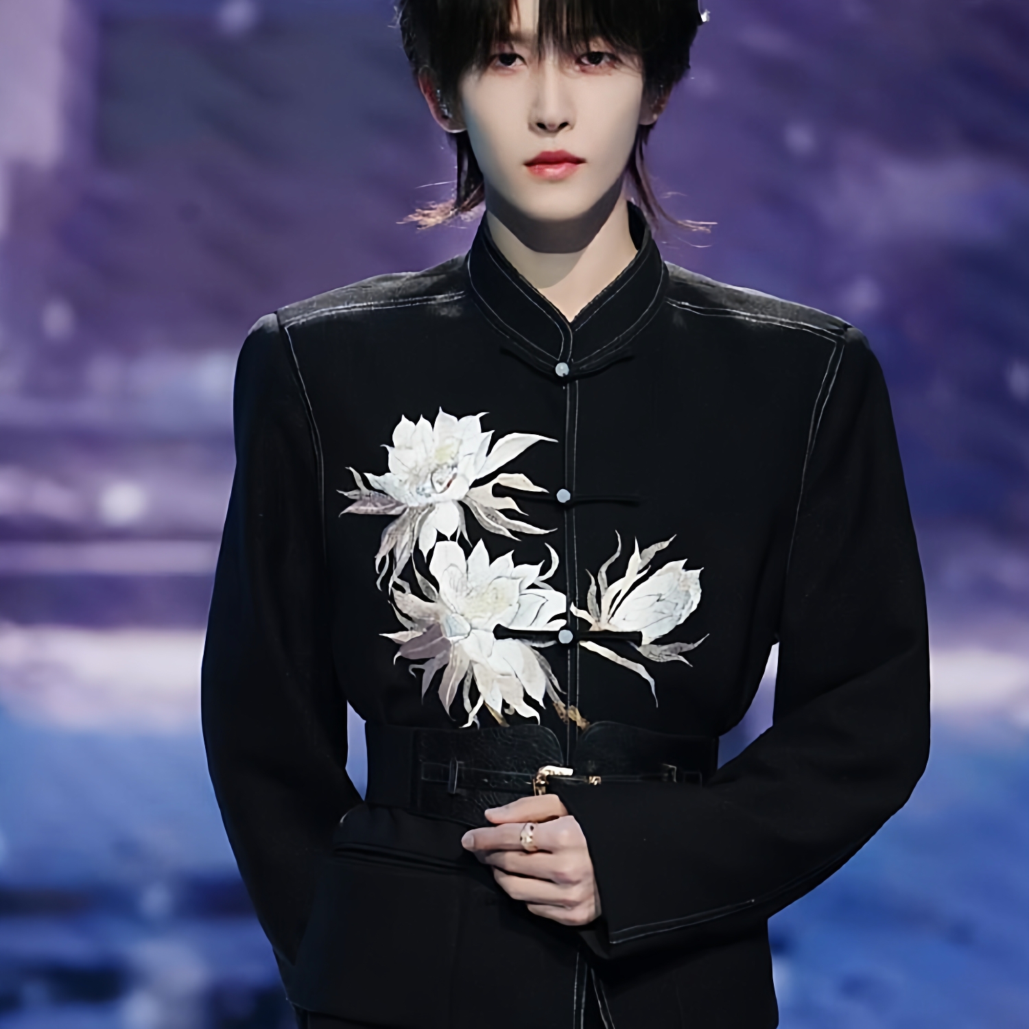 明星同款新中式昙花刺绣男夹克