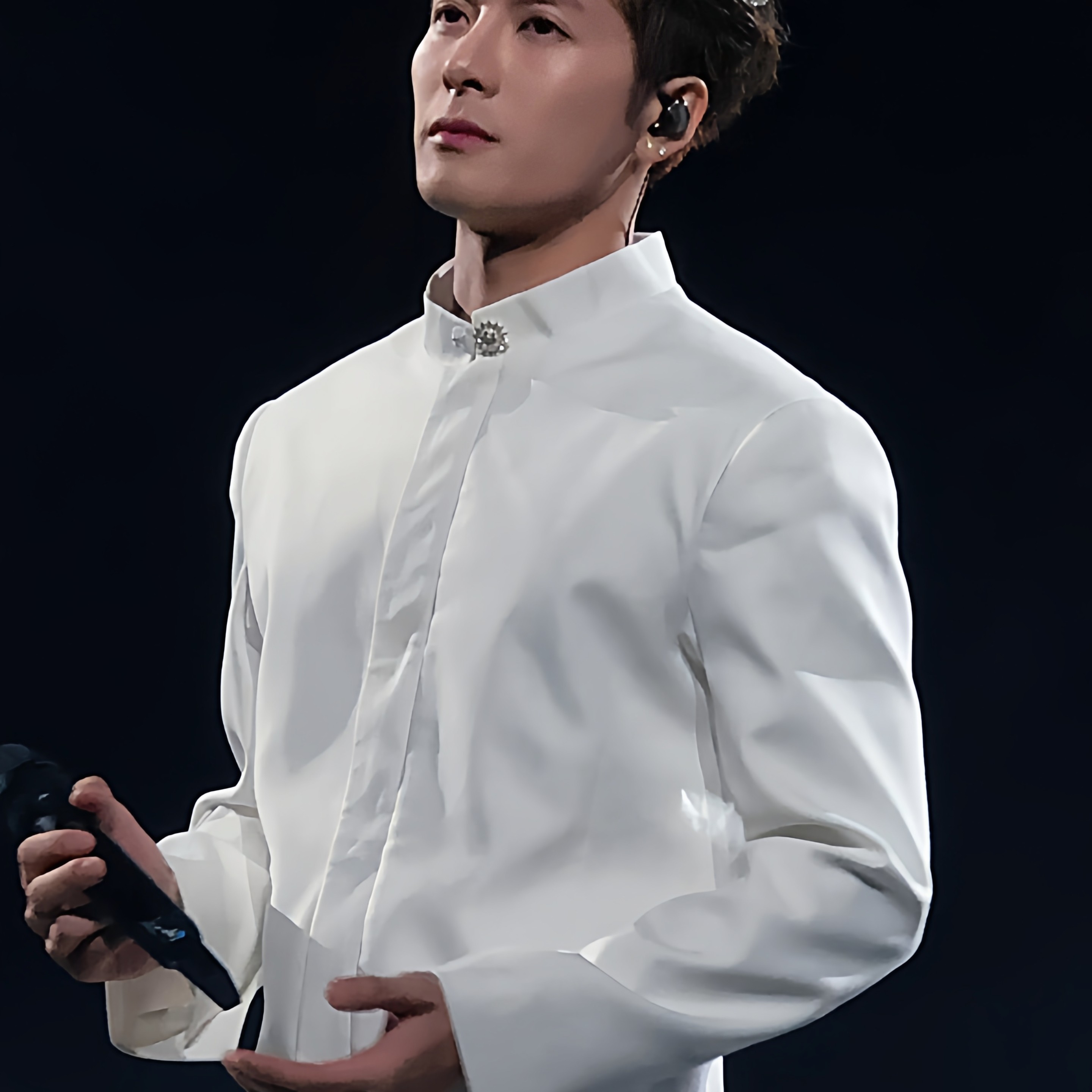 王嘉尔同款白色立领短款小西装