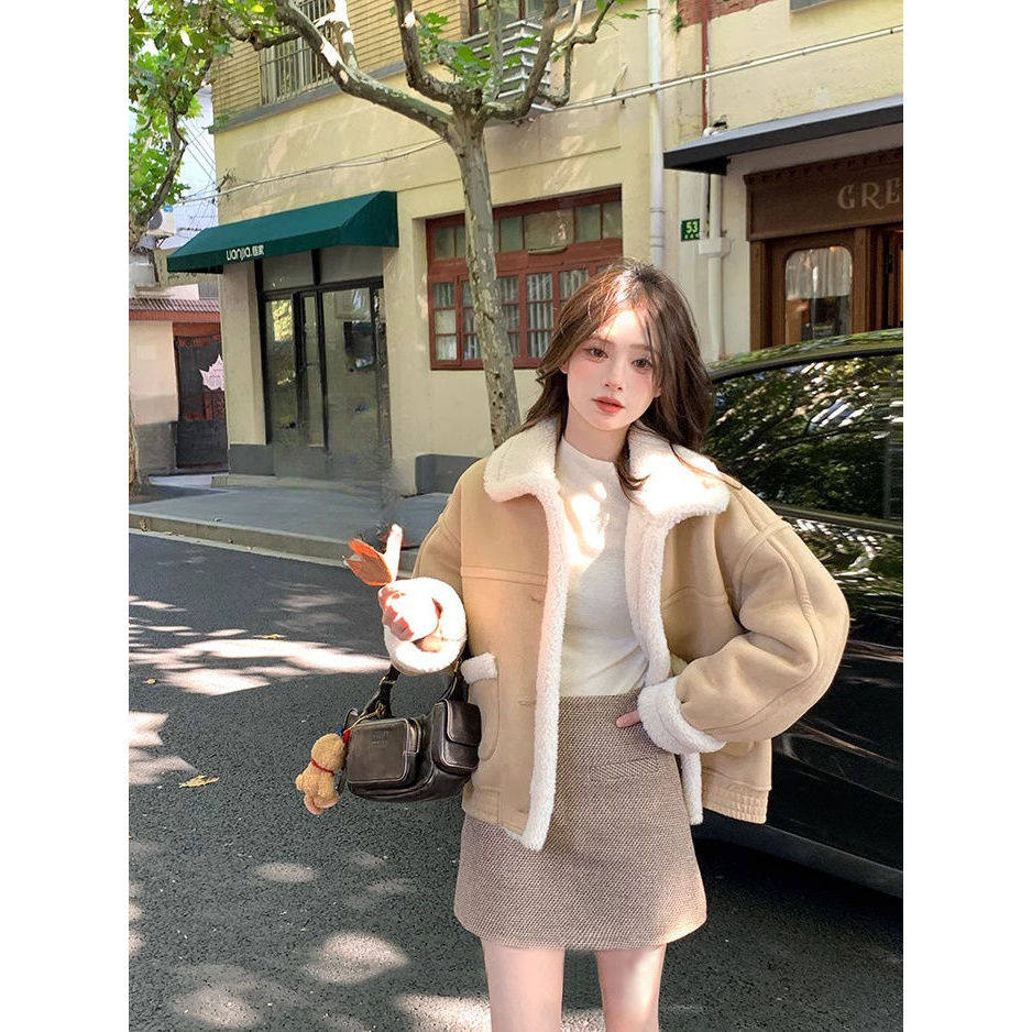 甜妹秘籍 冬季皮毛一体羊羔毛翻领厚外套+高腰显瘦短裙子两件套女