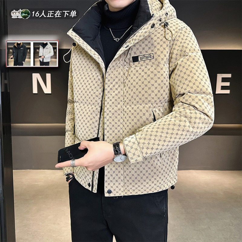 鸭绒羽绒服男士连帽印花修身冬季潮牌2026新款冬装加厚防寒皮外套
