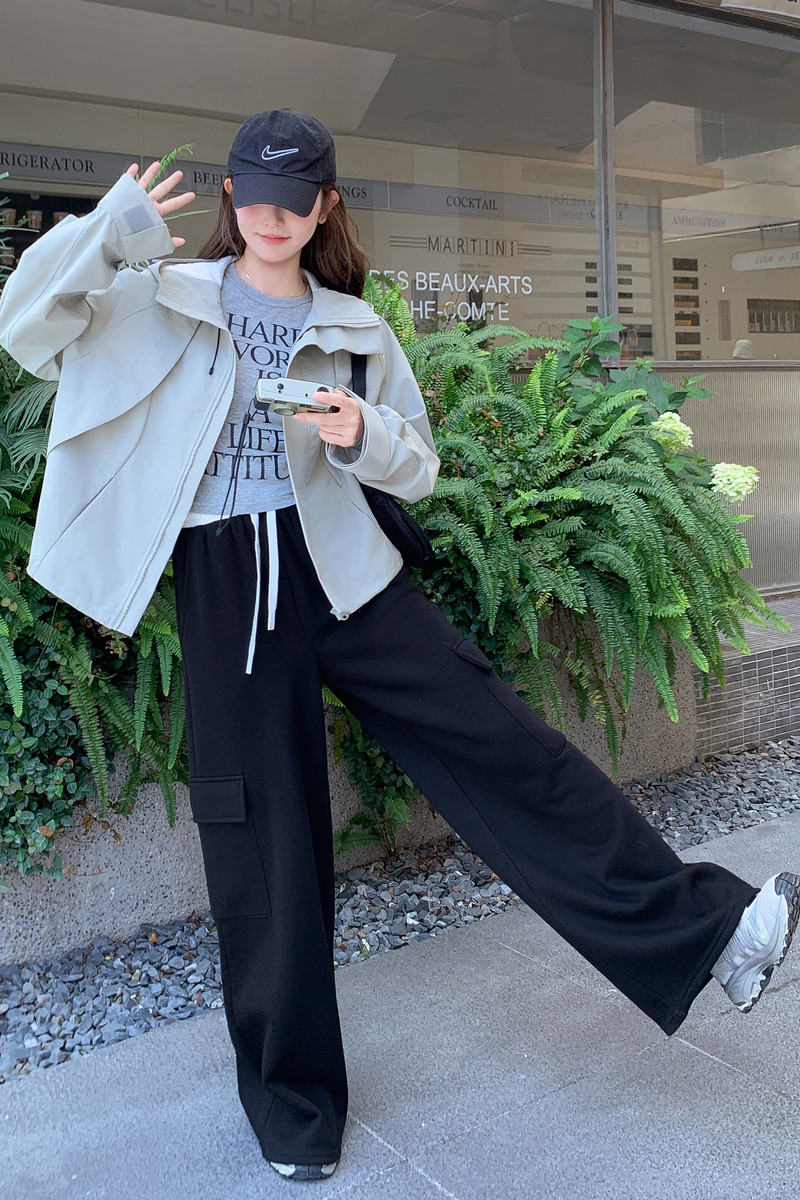 浅灰色韩系抽绳连帽工装短外套女2025秋季设计感减龄宽松休闲外套,女装短外套,艾青服饰