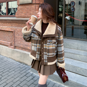 复古格纹白鸭绒加厚羊羔毛外套女2025冬新款宽松百搭小个子羽绒服图片