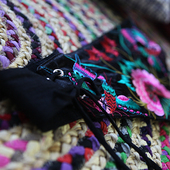 此岸歌声 售完即止 自身腰围80以内可用 很美 绣花腰带君小蛮