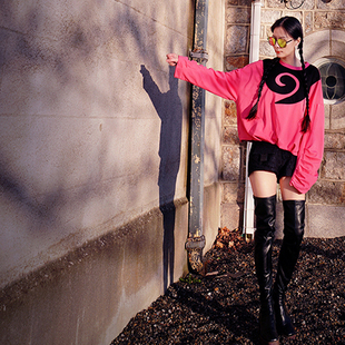 此岸歌声*原创-粉色云纹暄软造型款卫衣   你有一张未婚妻的脸