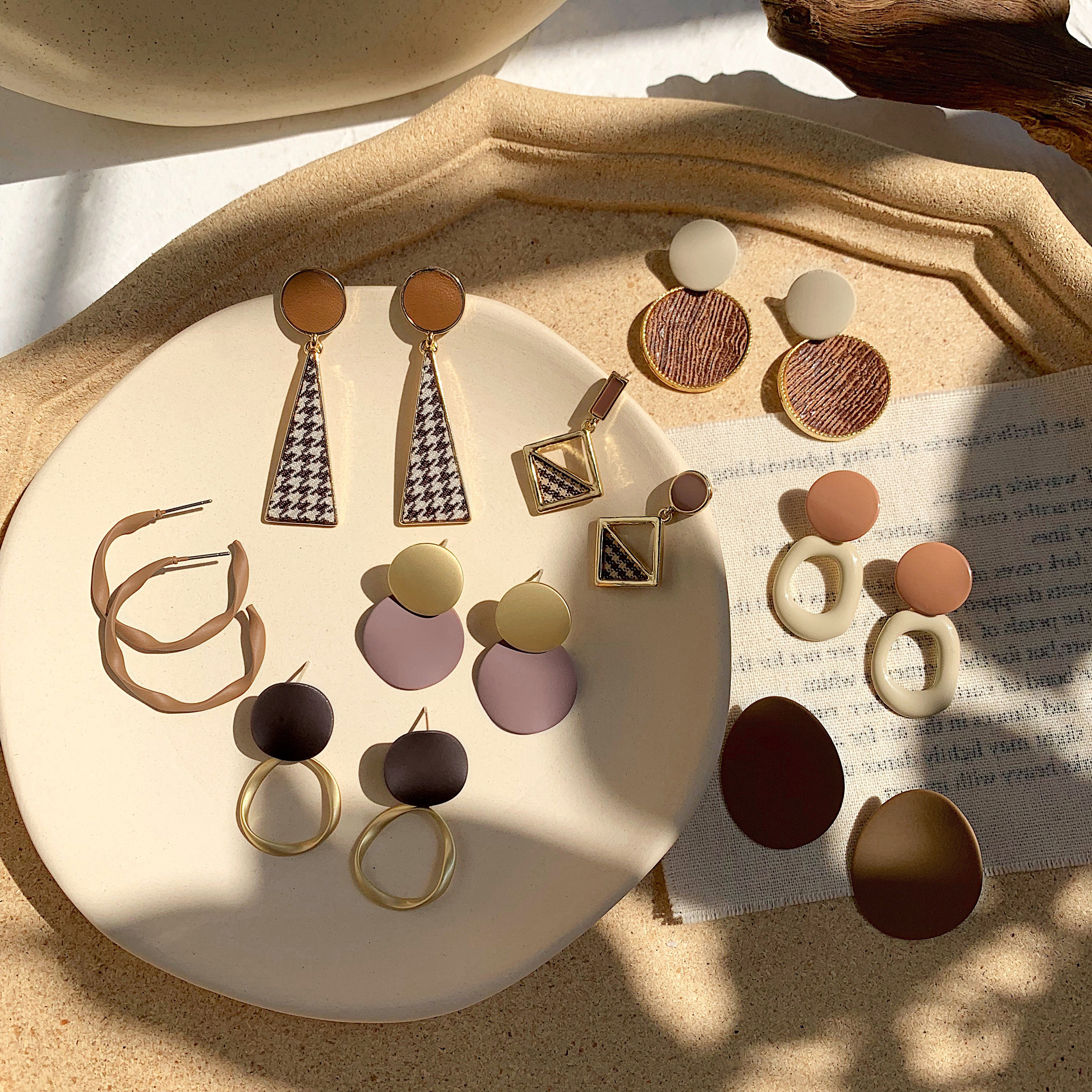 Geometry Tea color Earrings 2021 new pattern Retro Net Red senior temperament Ear Studs Simplicity Ear jewelryin the Accessories/Fashion Jewelry, Earring , Earring  category - from Buy2taobao.com to provide professional Taobao agent buy service