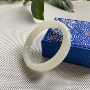 陕西蓝田天然正品蛇纹石玉通透亮细腻油润无酸洗注胶60圈口带证书