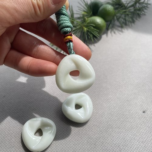 陕西蓝田玉吊坠扭转乾坤时来运转