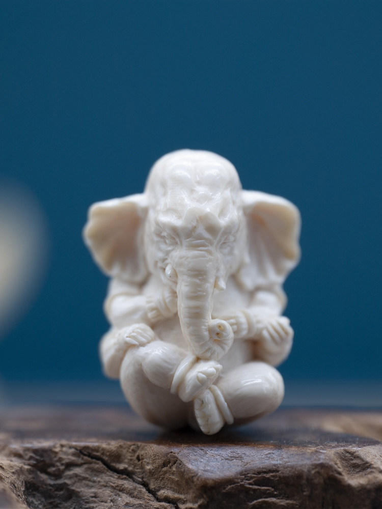 守艺猛犸象牙雕刻大师工纯手工四臂象神冰料猛犸牙雕吊坠挂件牌子