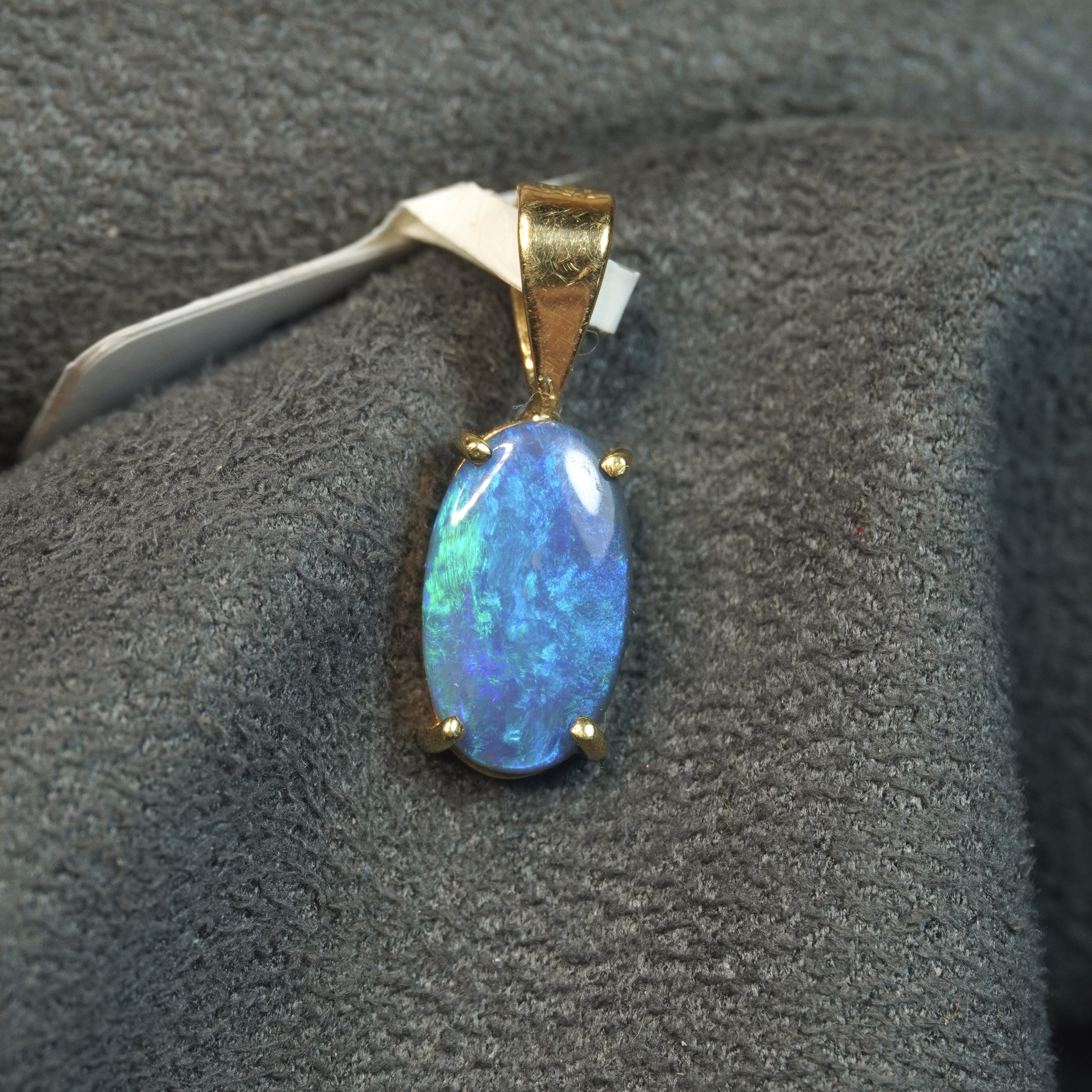 【中古特价】18k金澳大利亚黑欧泊项链吊坠