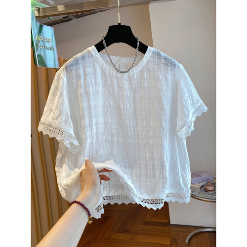 胖mm特大码300斤泡泡褶皱短袖衬衫女夏季薄款镂空蕾丝边减龄上衣