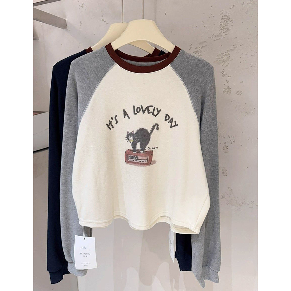 胖mm特大码300斤小猫印花撞色拼接长袖T恤女春秋宽松减龄内搭上衣