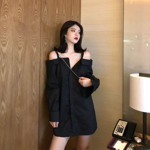 胖mm特大码300斤性感露肩衬衫女春秋宽松一字肩小黑裙显瘦连衣裙