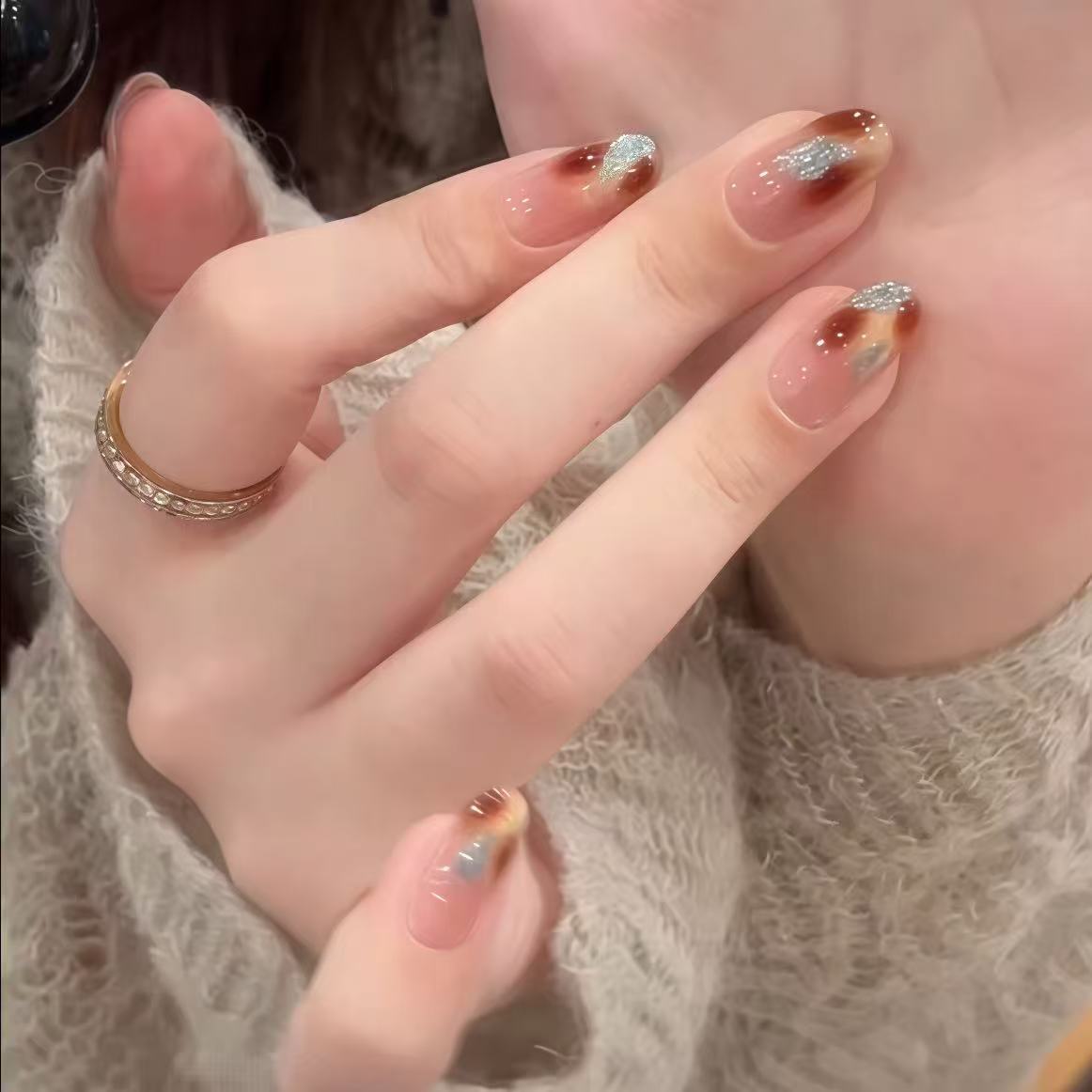 手工穿戴甲秋冬新款琥珀晕染撞色海蓝指尖猫眼美甲显白气质高级感