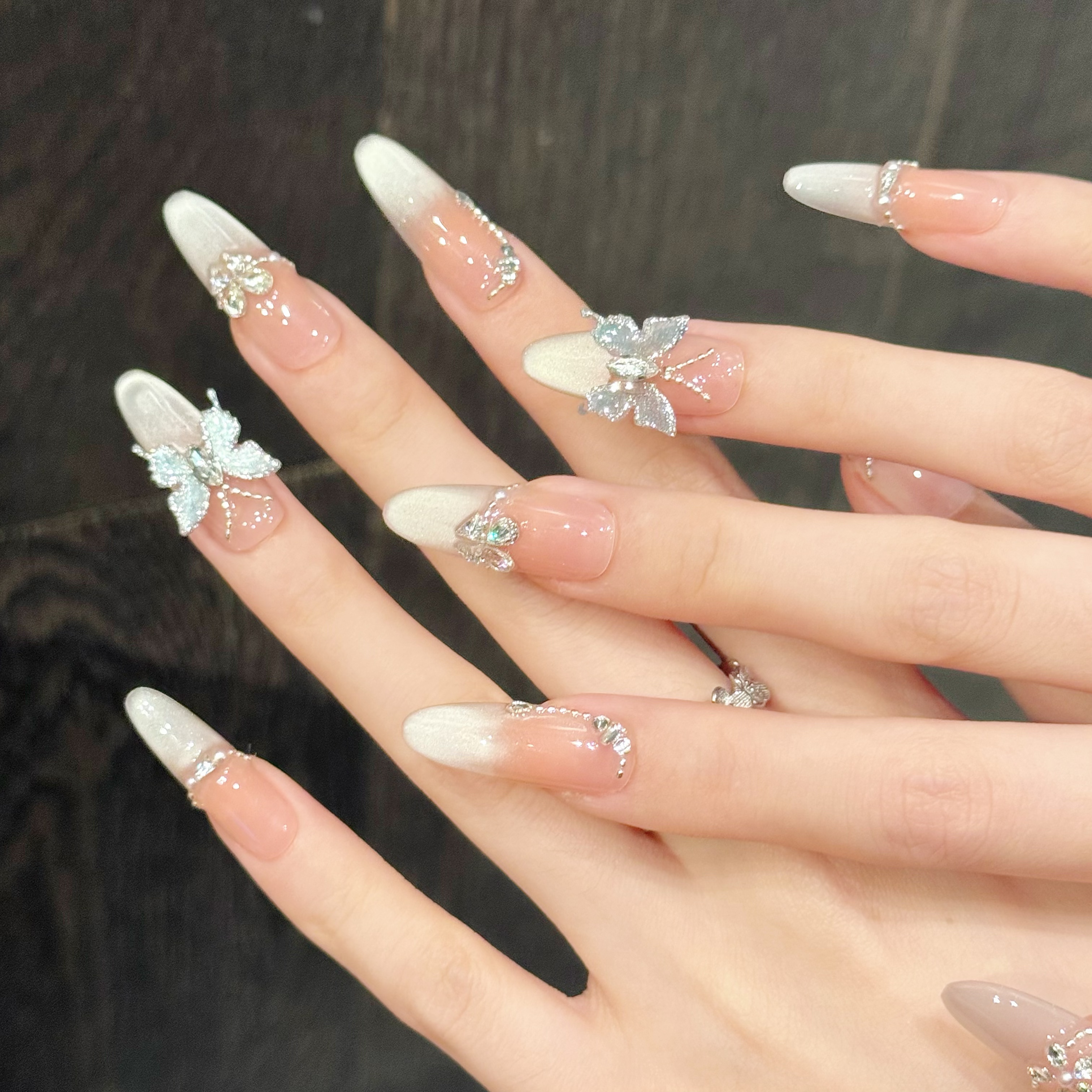 手工穿戴甲爆款立体蝴蝶法式猫眼长款美甲婚礼新娘甲婚纱照指甲贴