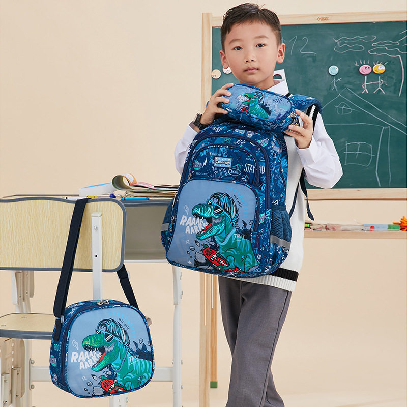 新款儿童背包护脊 双肩小学生书包3-6年级减负耐磨学生书包批发