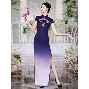 江南春天新中式紫色渐变走秀旗袍2025年秋冬新款高级感表演礼服女
