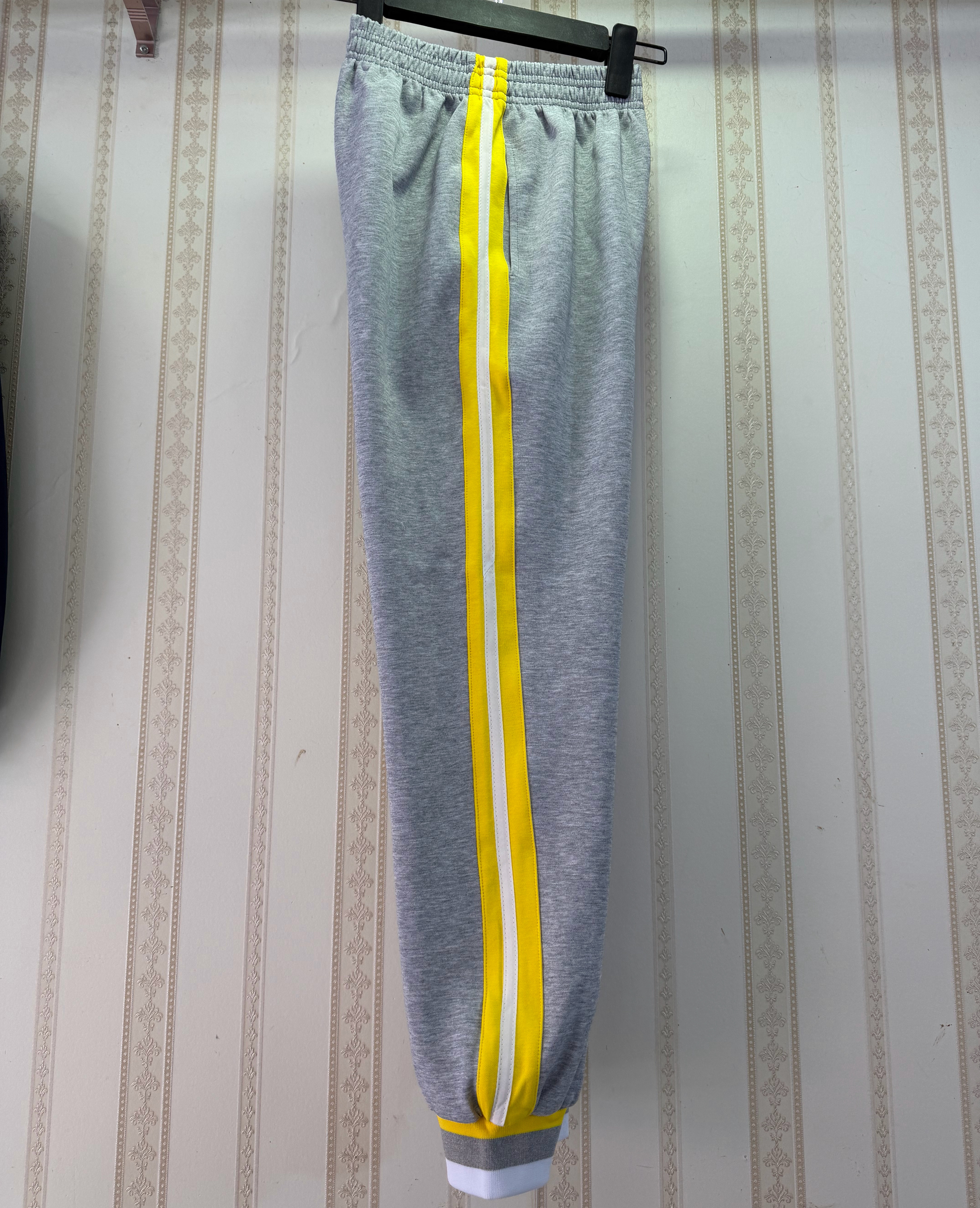 新款北师大贵阳附小校服春秋校服外套加绒加厚外套来图一件起订 - 实物图