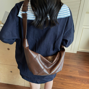 2025新款 香港轻奢美拉德包包女式 斜挎饺子包高级感单肩包大容量通
