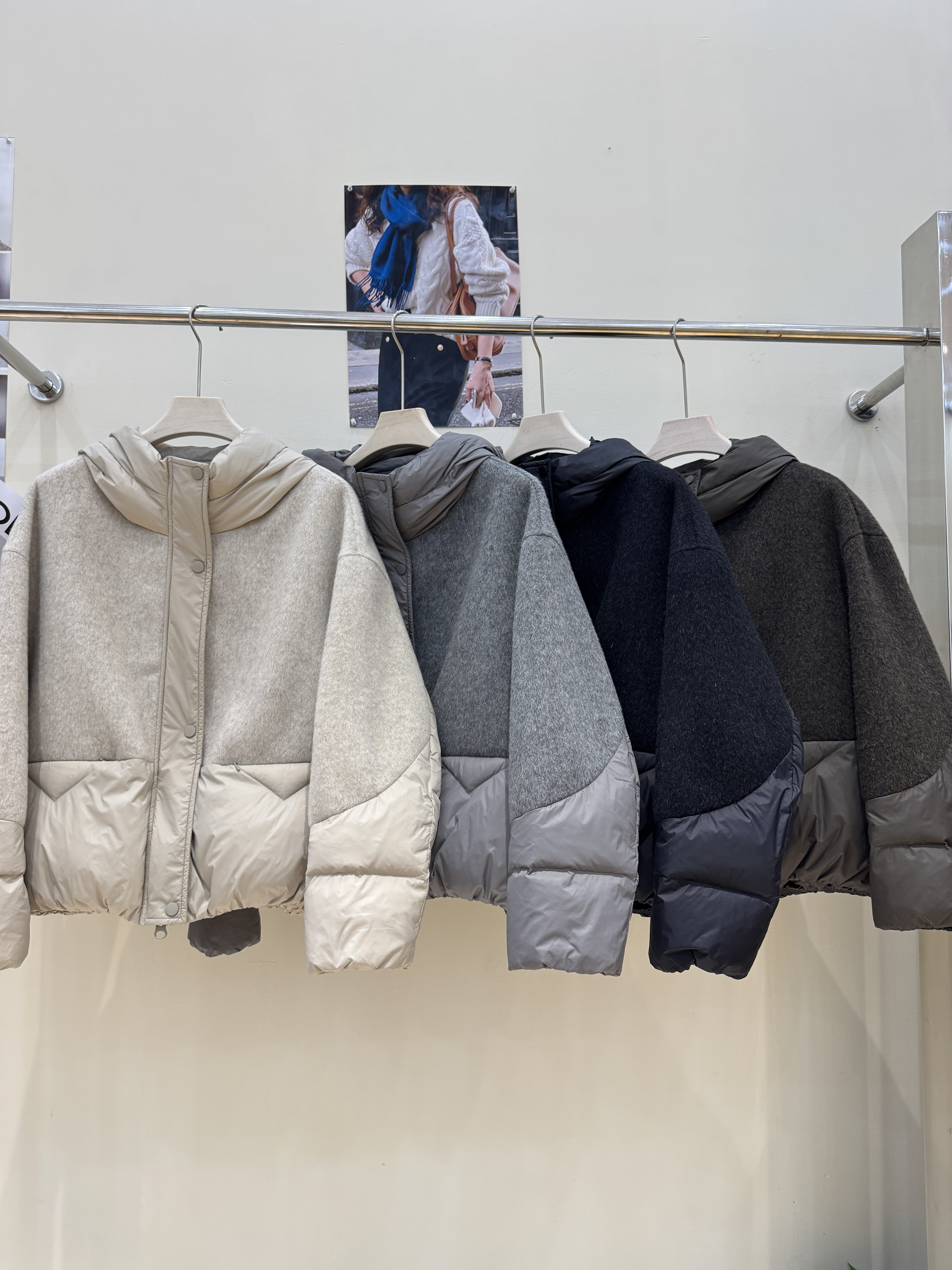 浅灰色羽绒服女短款2025冬季新款韩版白鸭绒加厚保暖毛呢拼接外套
