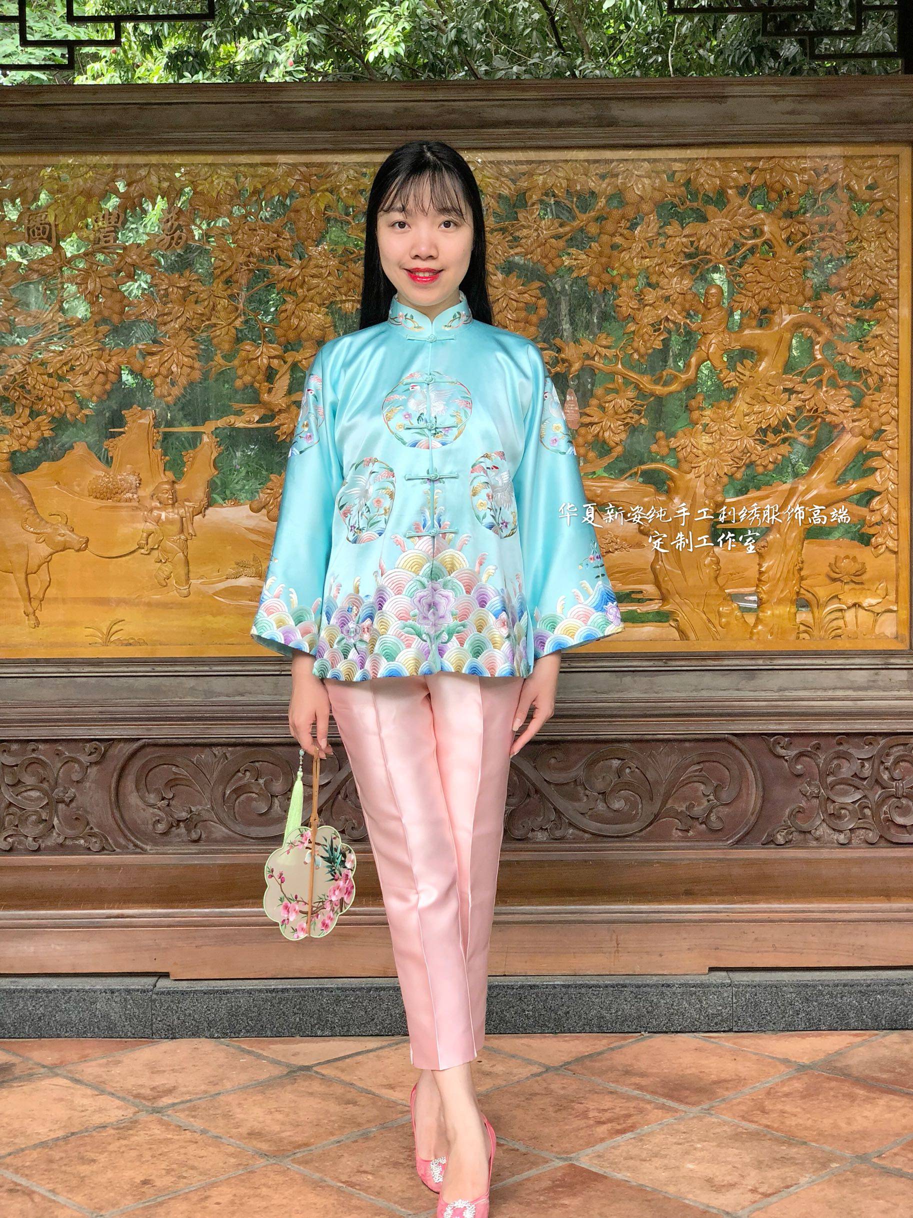 原创复古新中式夏姿天蓝重磅真丝纯手工苏绣鹤纹江崖海水旗袍外套