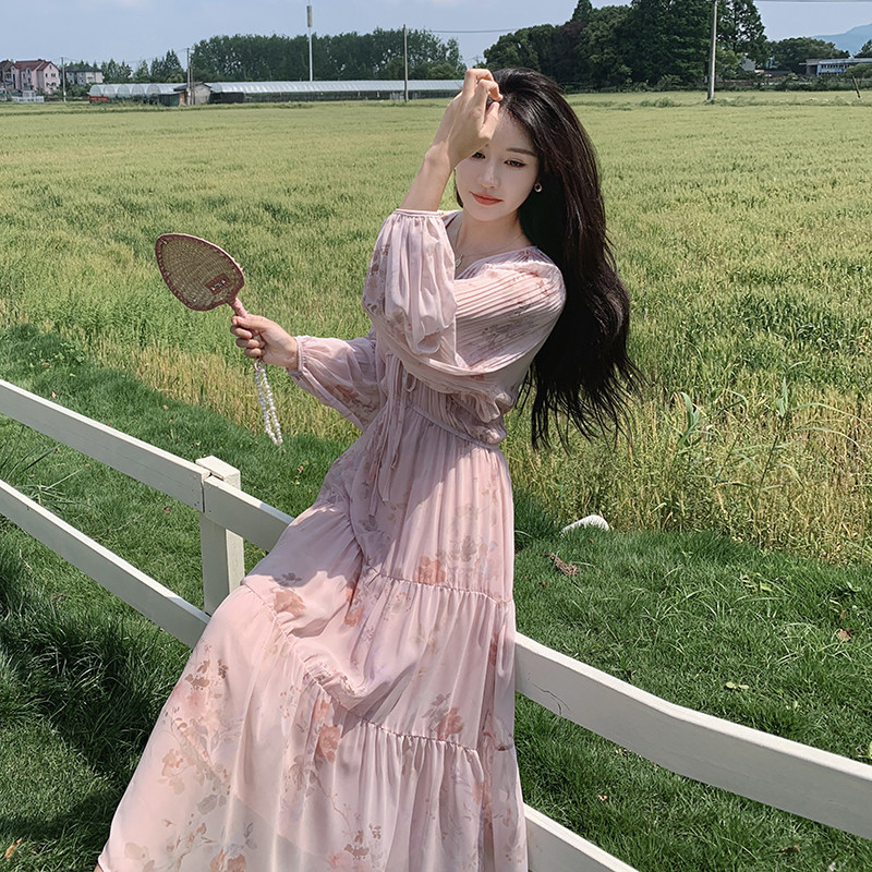 豆蔻庄园油画氛围裙法式度假风仙女裙气质花卉压褶系带连衣裙,女装连衣裙,世纪海洋