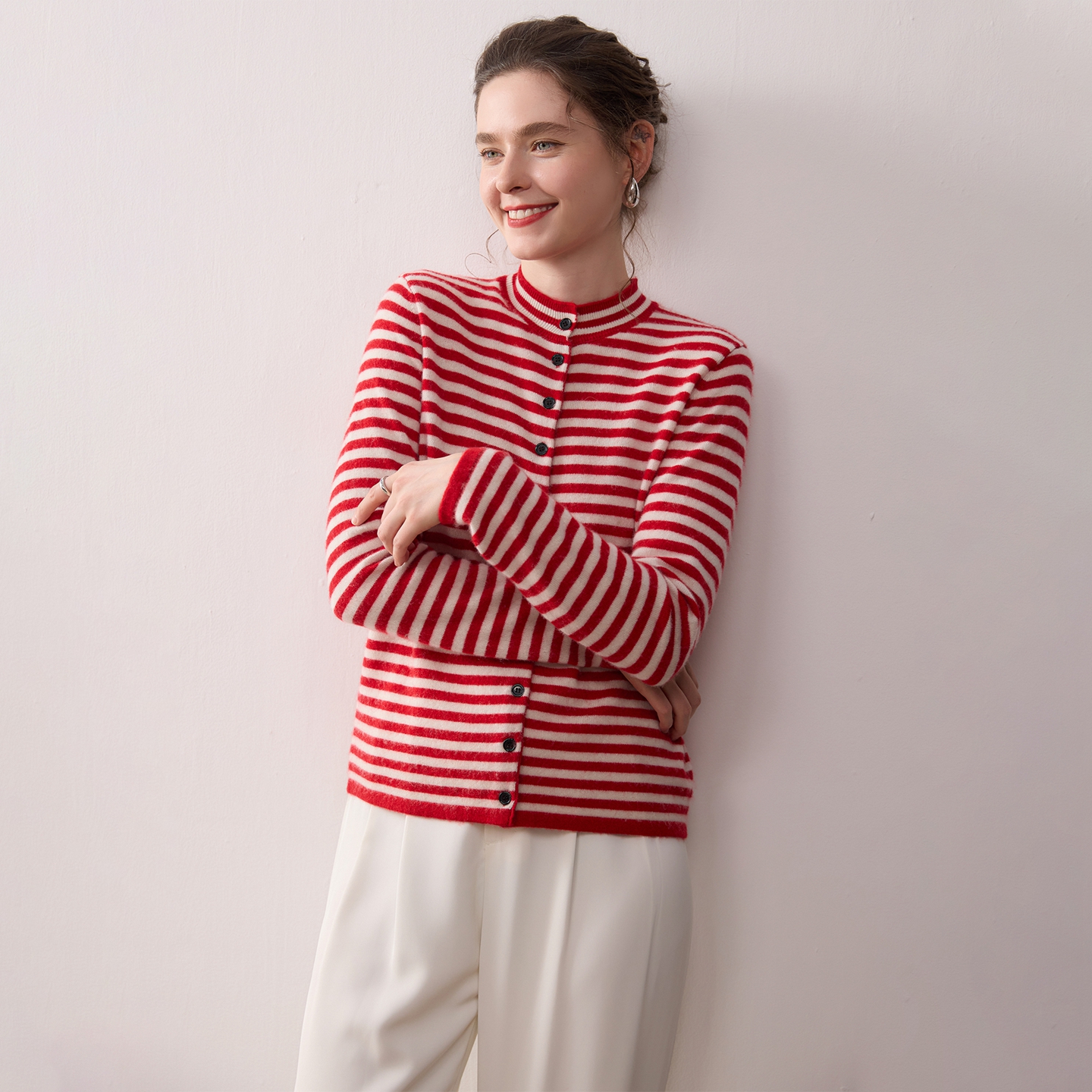 条纹撞色气质羊绒开衫女圆领纽扣