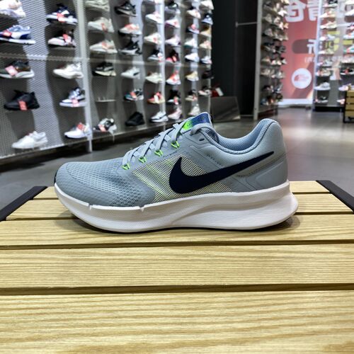 NIKE耐克男子轻便透气减震跑步鞋