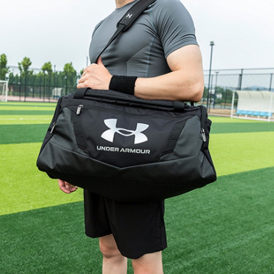 UA安德玛正品新款四季男女通用运动时尚百搭拎包斜挎包1369222