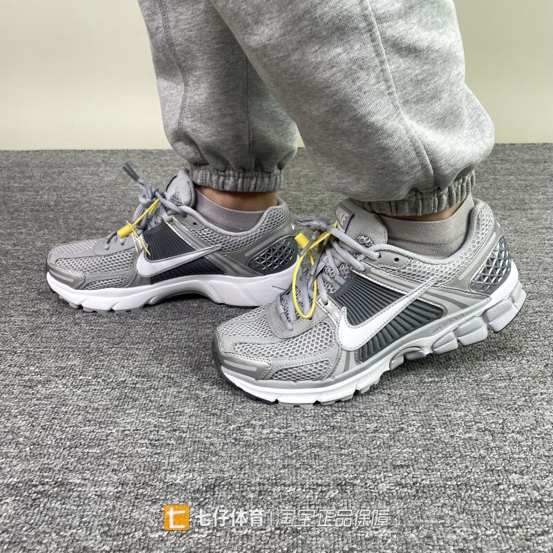 Nike耐克男休闲鞋网面拼接透气