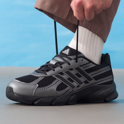Adidas阿迪达斯正品新款春季男子网面透气缓震运动跑步鞋JR7229
