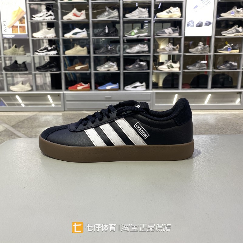 阿迪达斯耐磨女系带休闲板鞋