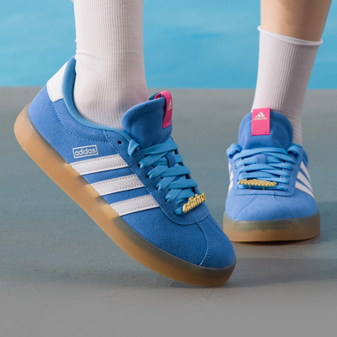 Adidas阿迪达斯正品新款春秋女子缓震绒面百搭运动休闲鞋ID9074