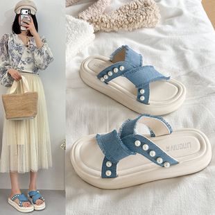 厚底牛仔珍珠交叉带拖鞋女夏季小众设计时尚百搭外穿女士一字拖鞋