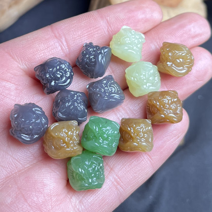 和田玉糖玉、碧玉、烟紫、黄口料醒狮配珠12mm