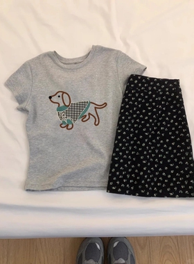 灰色可爱小狗正肩短袖t恤女夏季2026新款薄款修身显瘦小个子上衣