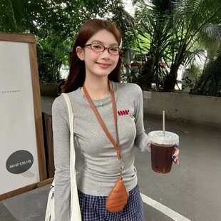 正肩别致内搭打底衫 美式 上衣 修身 新款 chic纯棉长袖 t恤女2026春装