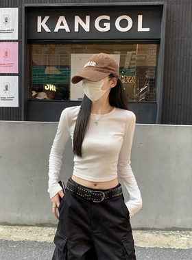白色t恤女春季韩系圆领修身露肚子短款辣妹长袖打底衫内搭上衣女