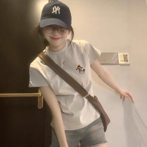 夏日漂亮小上衣卡通图案印花小衫
