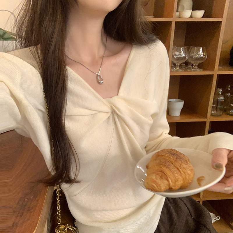 法式V领扭结针织衫女长袖修身显瘦设计感打底内搭毛衣秋冬季上衣,女装/女士精品,毛针织衫,淘宝优惠券,粉丝福利购,淘宝优惠卷