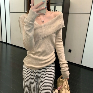 春秋冬季韩系纯欲温柔风交叉V领一字肩针织衫长袖打底毛衣女内搭