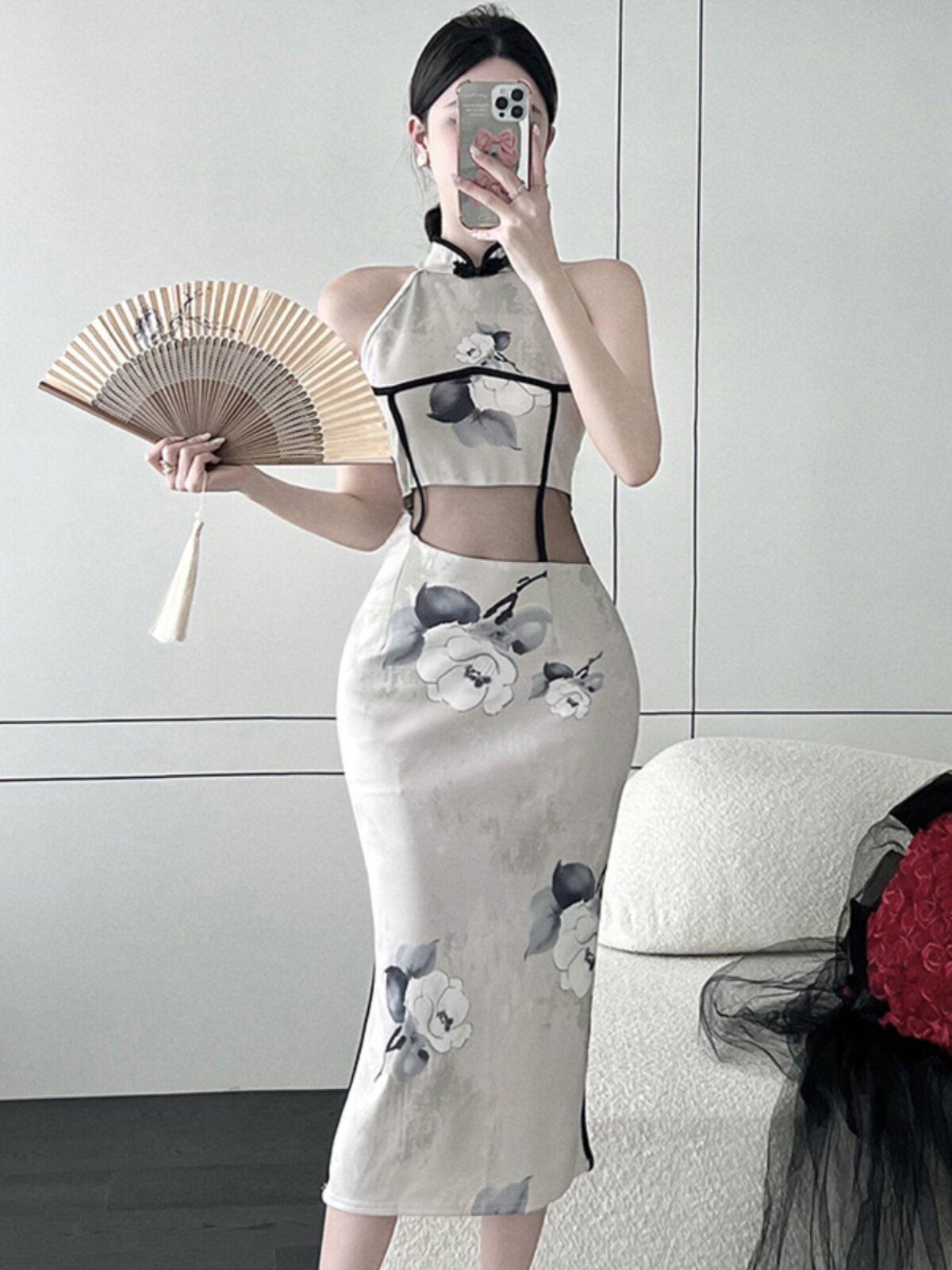 새롭게 개선된 치파오 소녀스러운 디자인 메쉬 스플라이싱 섹시한 중간 길이의 슬림 민소매 드레스