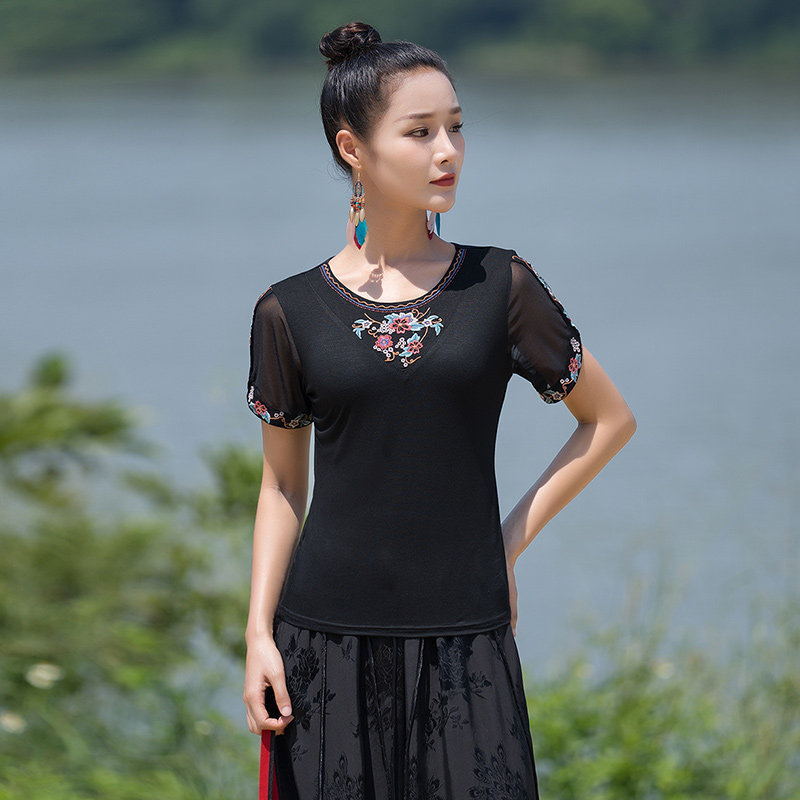 夏季新款民族风复古刺绣短袖t恤女上衣修身显瘦舒适莫代尔打底衫