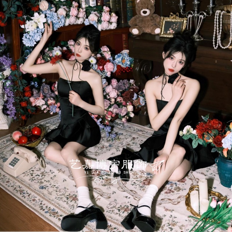纯欲赫本风抹胸裙少女个性写真