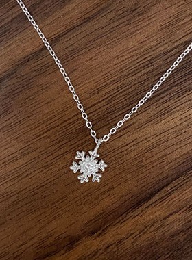 S999足银雪花圣诞节ins轻奢女士锁骨短项链小众设计感精致2025年