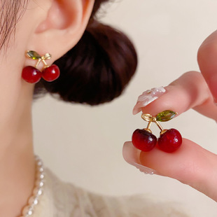 日韩时尚 甜美百搭红色樱桃耳钉气质轻奢简约小清新设计感耳环
