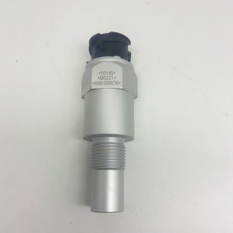 适用于新款欧曼GTL EST车速传感器里程表转速传感器H4381020007A0