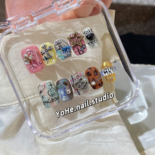 妥妥C位小众ins风穿戴甲美甲