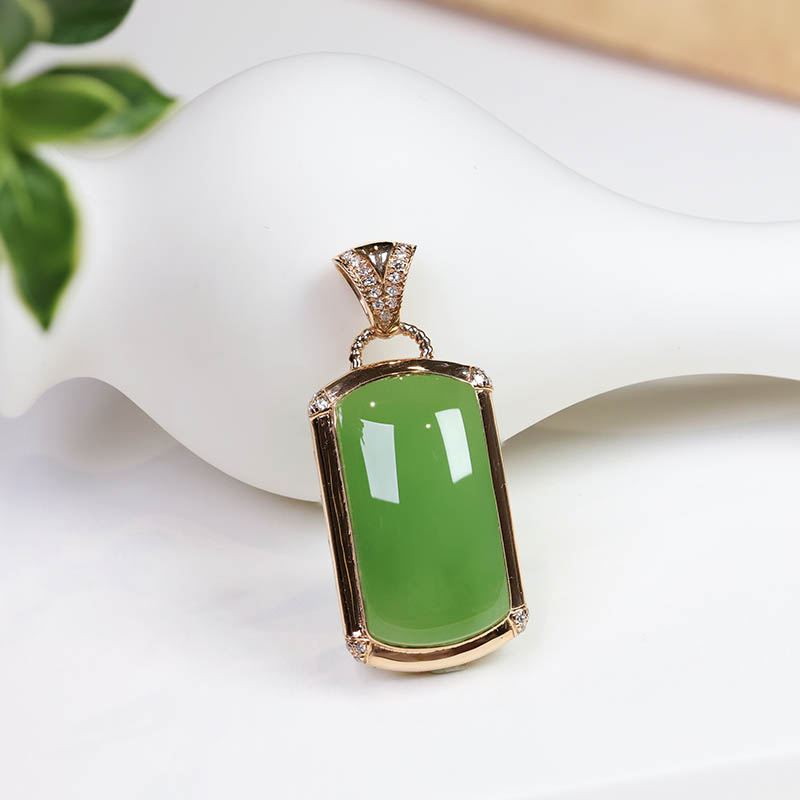 双十二圣诞天然和田玉吊坠a正宗苹果绿碧玉马鞍镶18k金挂件送女友